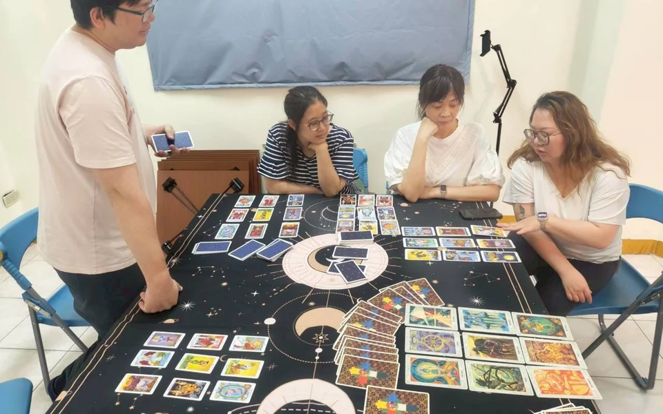 每週三 偉特塔羅
團練